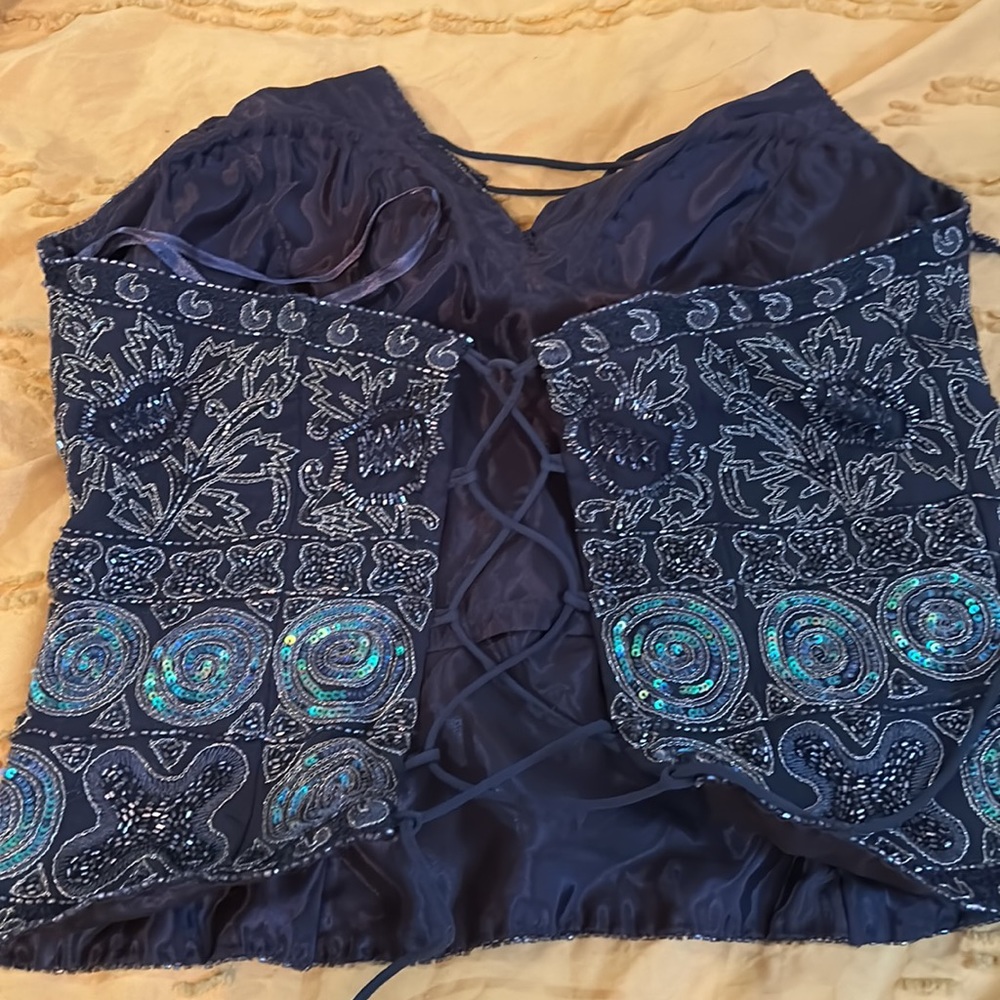 LAST CHANCE!! Donating! Gorgeous corset top - Picture 2 of 3